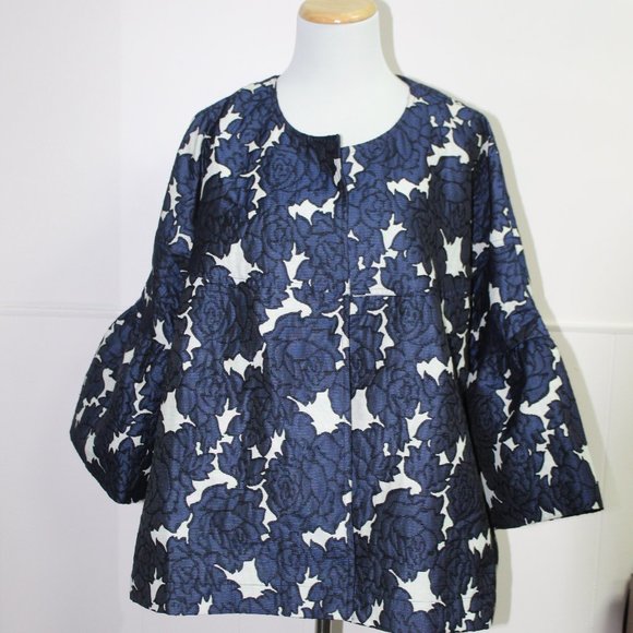 Lane Bryant Plus Size bell sleeve blazer - Picture 2 of 4